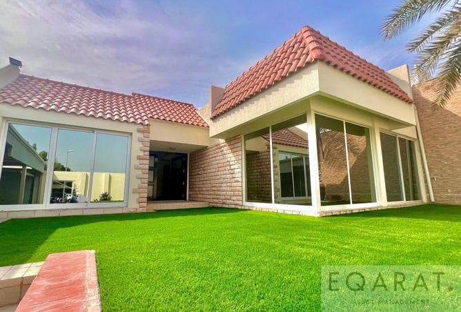 Newly Renovated 3BR+Study Room Specious Villa