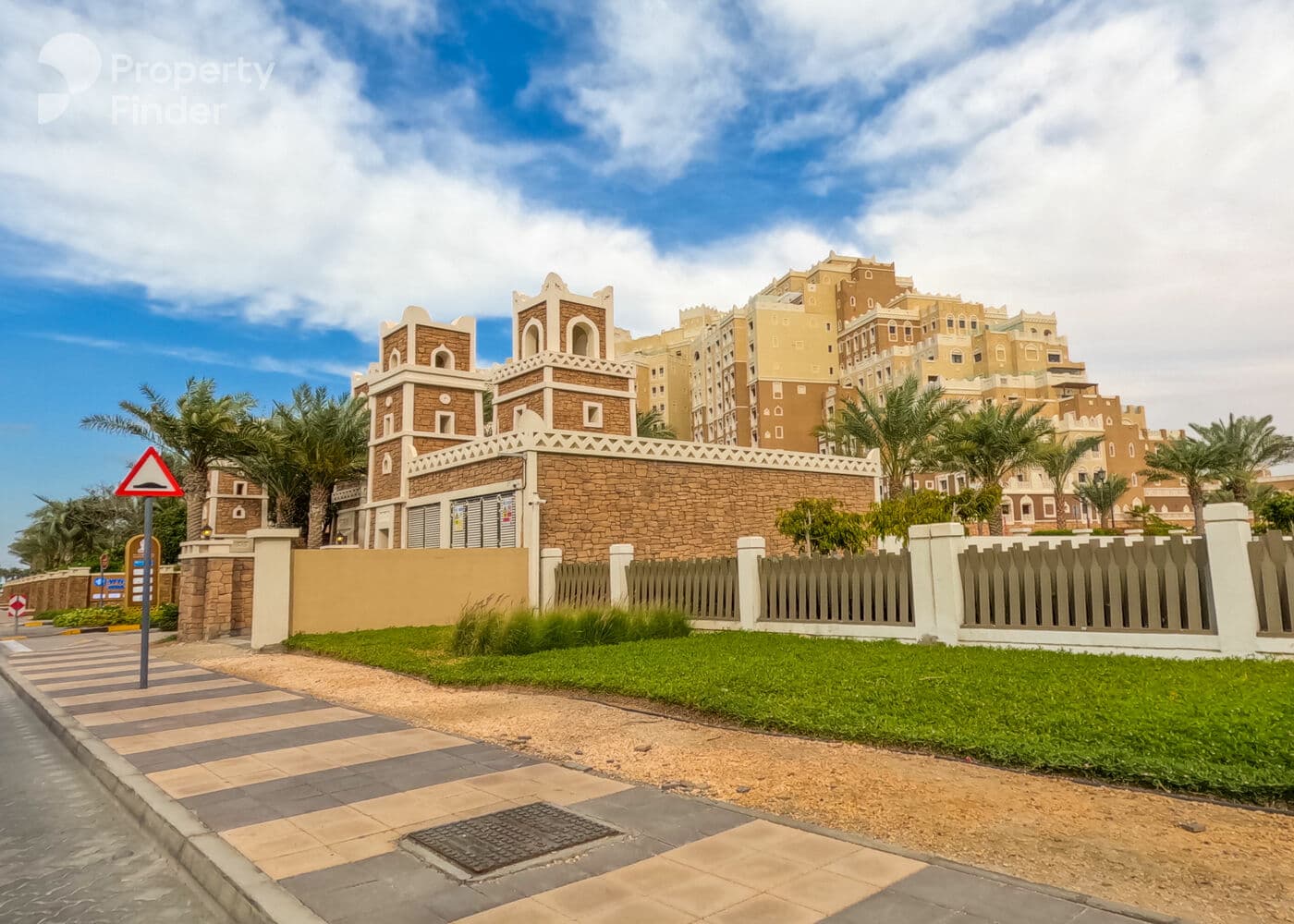 Perfect 2br+Maids! Sea Access! Perfect Location